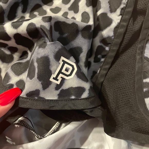 Pink shorts - Picture 4 of 4